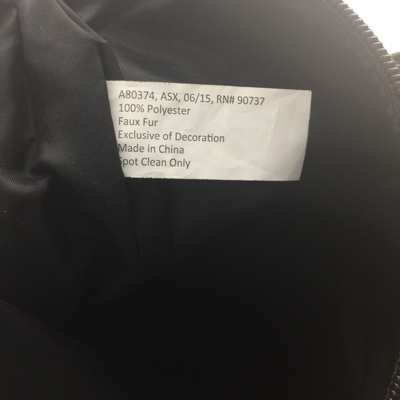 MYSTIC APPAREL Fuzzy Cross-Body Bag - Picture 7 of 8